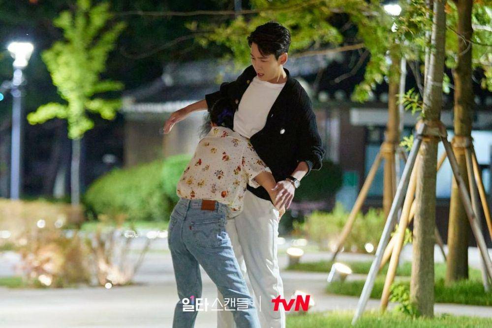 Jung Kyung Ho dan Jeon Do Yeon di Crash Course in Romance (instagram.com/tvn_drama)