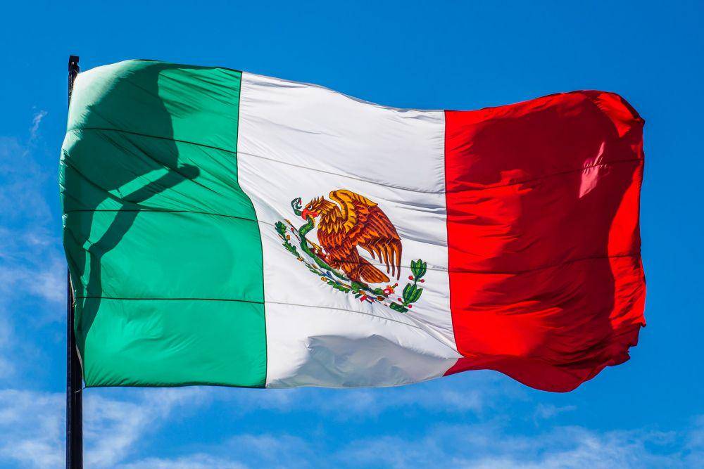 Ilustrasi bendera Meksiko (unsplash.com/Alexander Schimmeck)