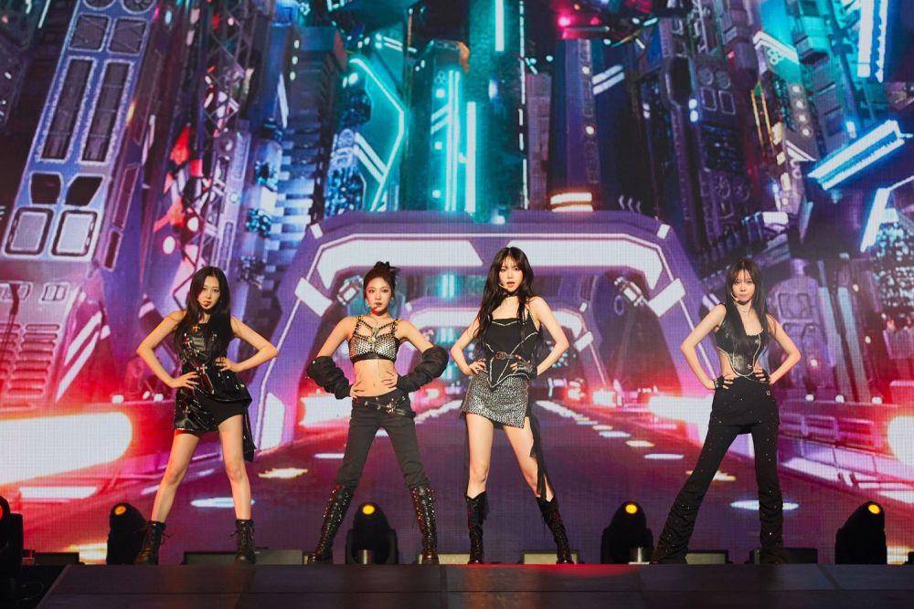 aespa dalam konser THE SYNK: HYPER LINE (twitter.com/SMTOWNGLOBAL)