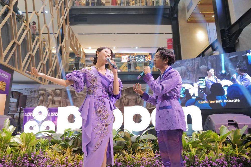 potret Betrand dan Sarwendah nyanyi bareng (instagram.com/@sarwendah29)