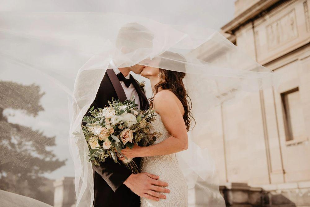 9 Ide Hand Bouquet Wedding yang  Aesthetic, Ada Bunga Favoritmu?