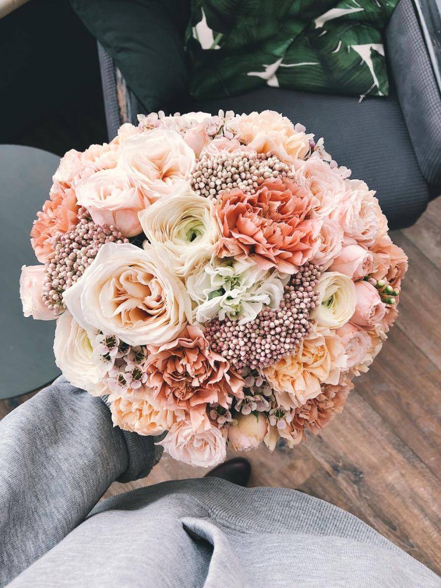 ilustrasi round bouquet (pexels.com/Secret Garden)