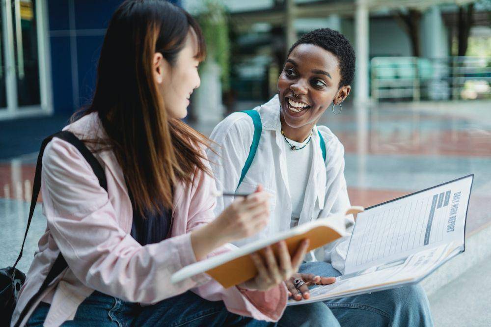 teman yang menyenangkan (pexels.com/Zen Chung)