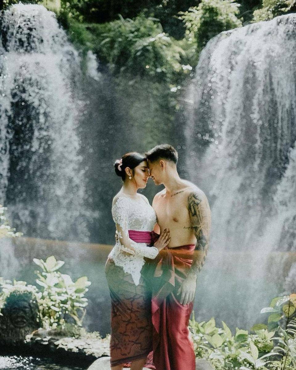 Millen Cyrus dan pacar (@matanaiphotography via instagram.com/millencyrus)