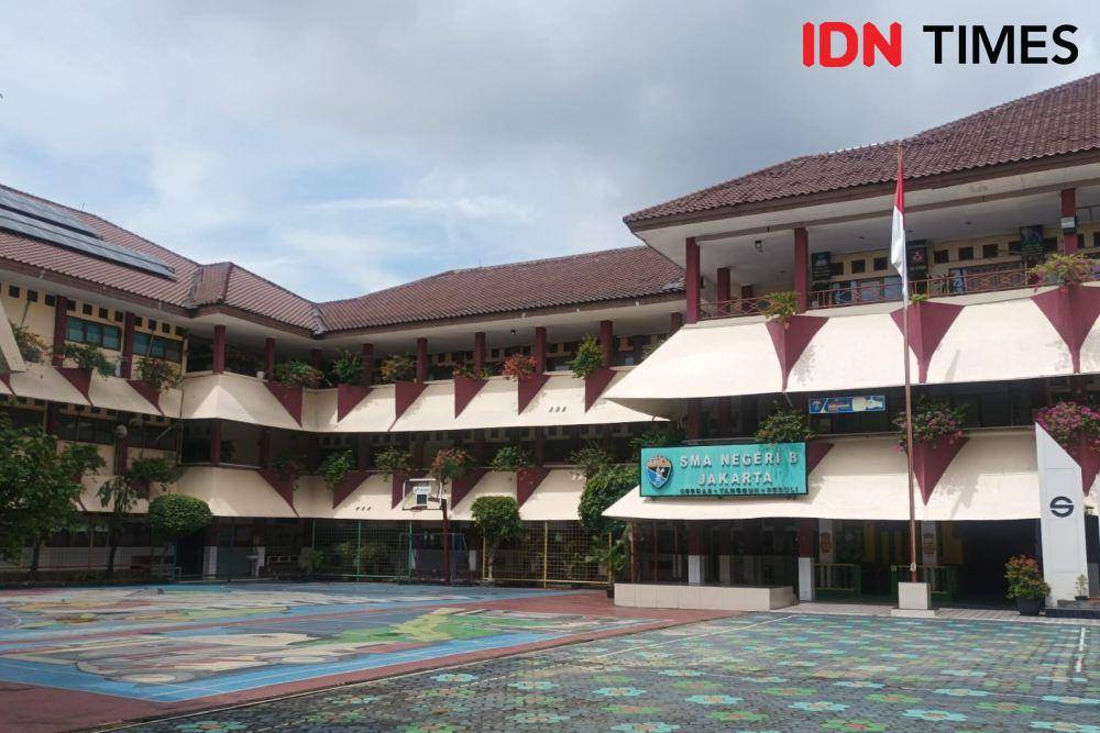 SMA N 8 Jakarta (IDN Times/Dini Suciatiningrum)