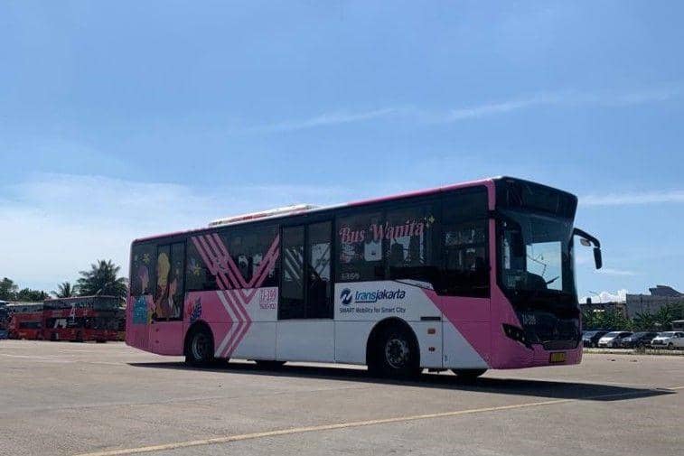 Bus TransJakarta Untuk Perempuan atau Bus Pink. (dok. TransJakarta)