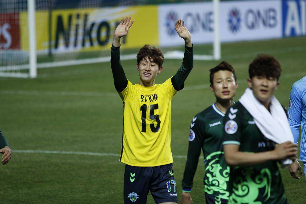 Lee Jae Sung saat berseragam Jeonbuk Hyundai. (instagram.com/jaesung17)