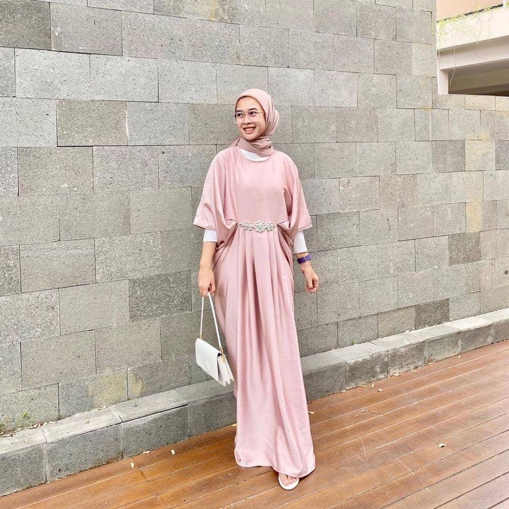 Padanan baju kondangan hijab colorful ala Ayu Fuziyanti (instagram.com/ayufuziyantii)