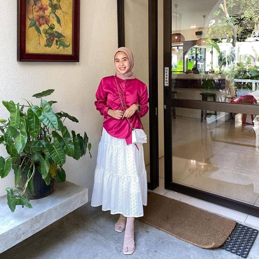 Padanan baju kondangan hijab colorful ala Ayu Fuziyanti (instagram.com/ayufuziyantii)