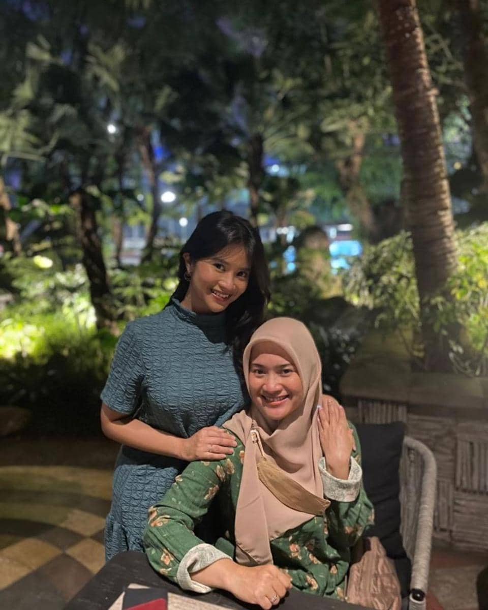 potret Ikke Nurjanah dan anak pertama (instagram.com/ikkenurjanah05)