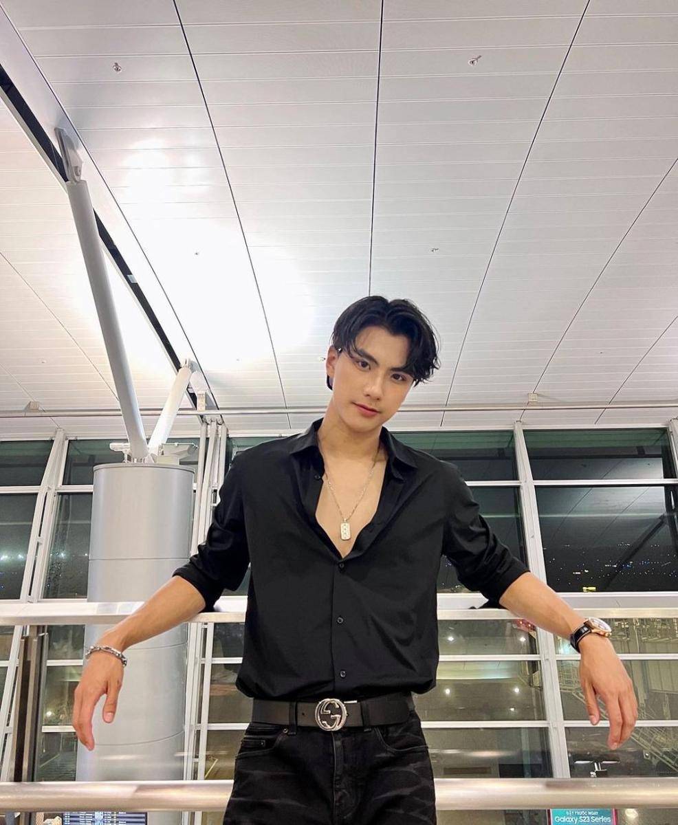 Ohm Pawat (instagram.com/ohmpawat)