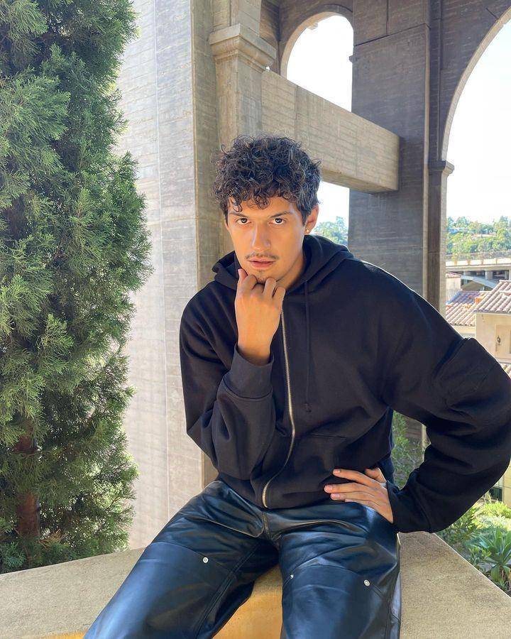 Omar Apollo (instagram.com/omar.apollo)