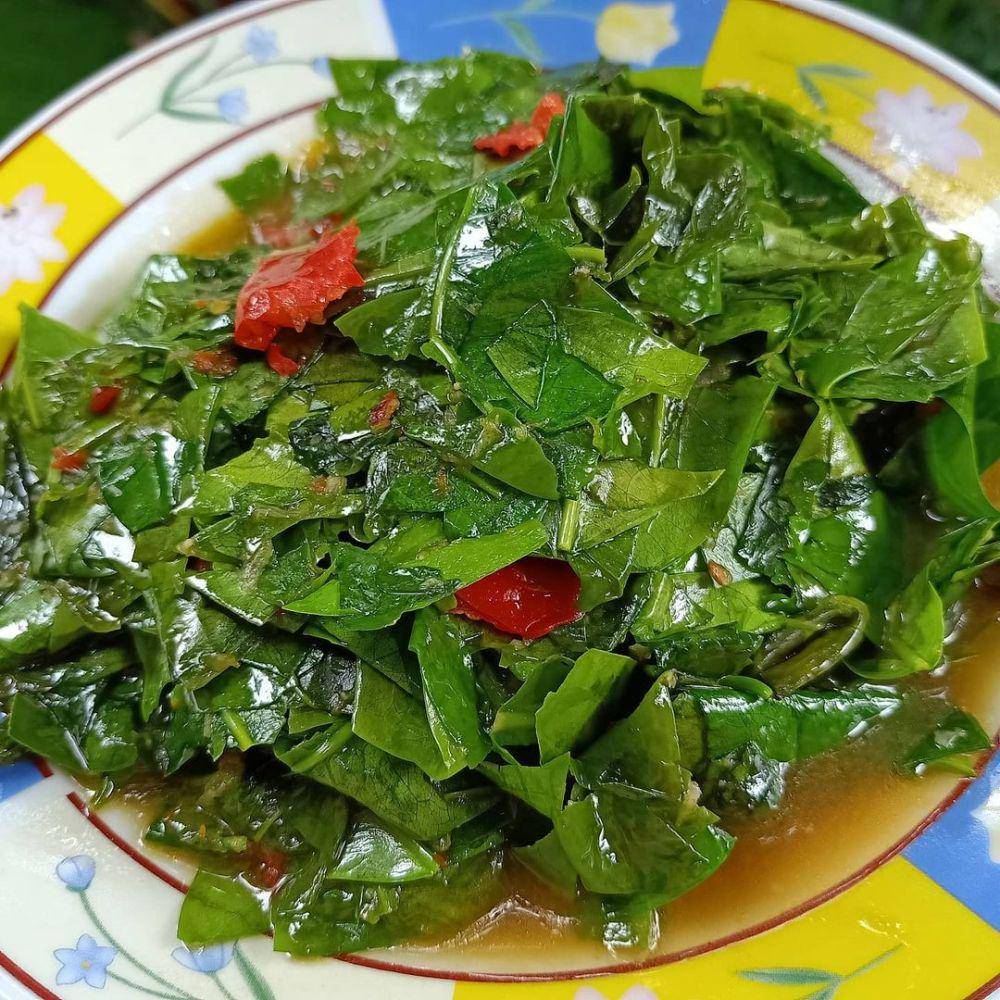 tumis daun melinjo (instagram.com/aphing_lee)