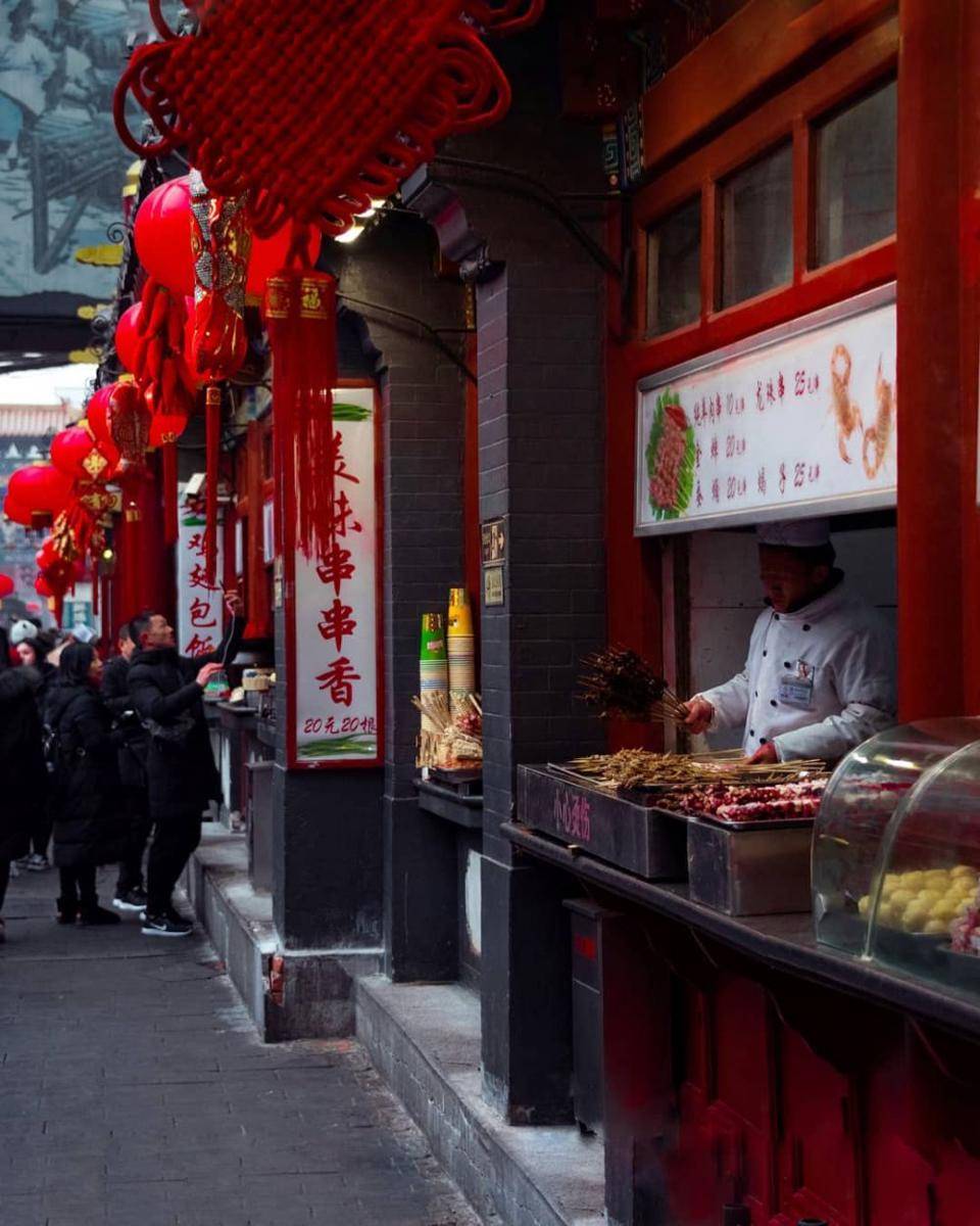 Wangfujing Night Market (instagram.com/e.l.fotoreal)