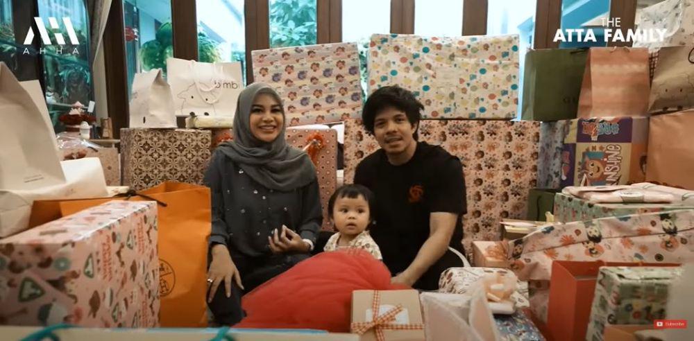 10 Kado Mainan yang Didapatkan Ameena di Ultah yang Pertama