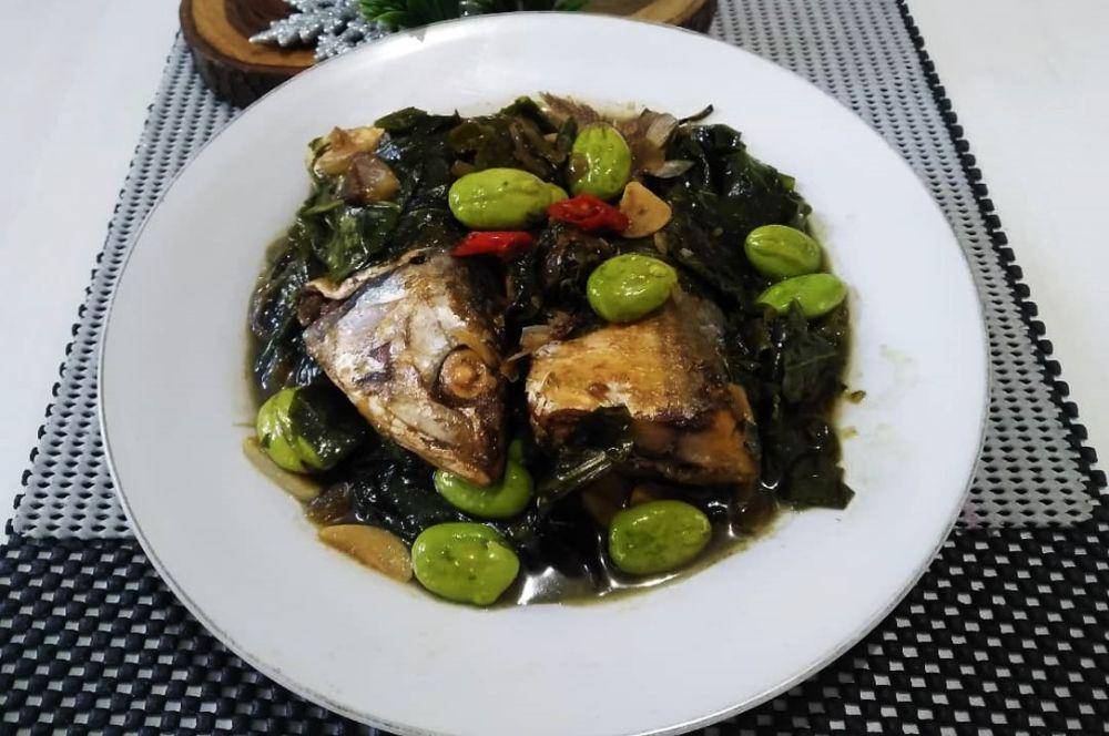 ikan asin daun melinjo (instagram.com/nanabonilia)