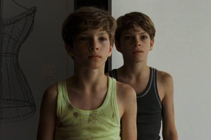 5 Film tentang Anak Kembar, Ada yang Angkat Isu Bullying!
