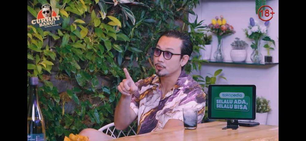momen seru Ria SW di podcast Denny Sumargo. (youtube.com/CURHAT BANG Denny Sumargo)