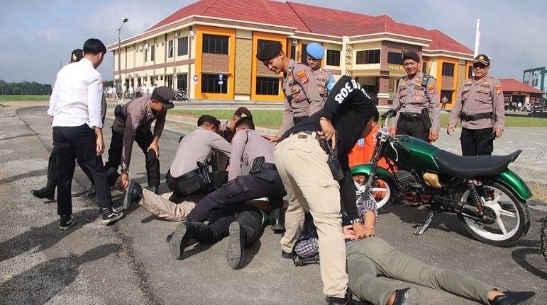 Ingin Bebaskan Teman di Penjara, Orang Tak Dikenal Bersenpi Serbu Polres