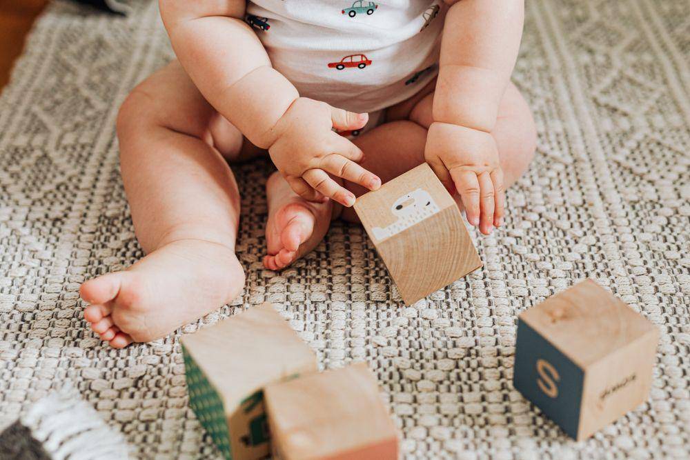 ilustrasi mainan bayi (pexels.com/karolina-grabowska)