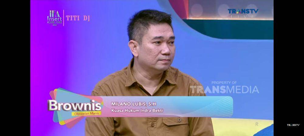 momen Indra Bekti saat beri klarifikasi mengenai hubungan rumah tangganya. (youtube.com/TRANS TV Official)