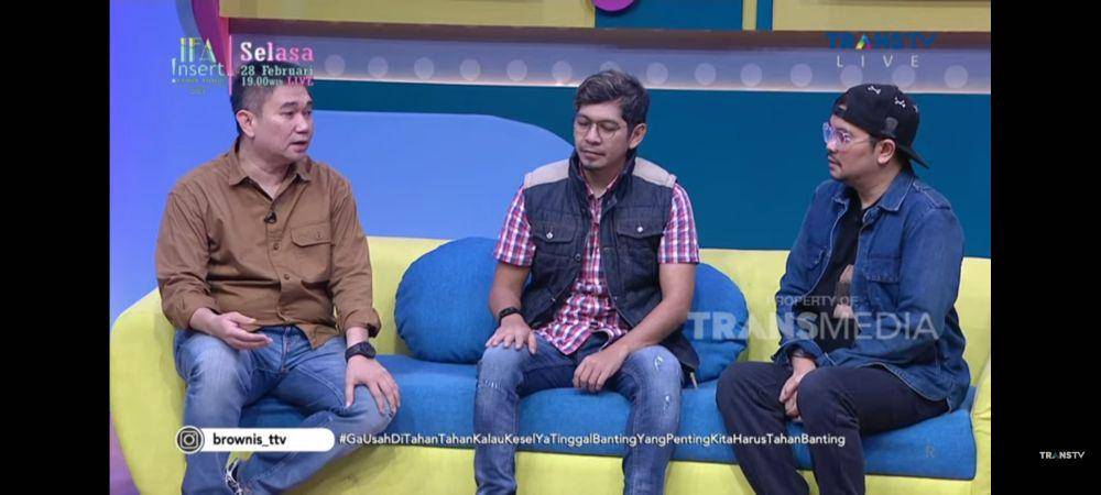 momen Indra Bekti saat beri klarifikasi mengenai hubungan rumah tangganya. (youtube.com/TRANS TV Official)