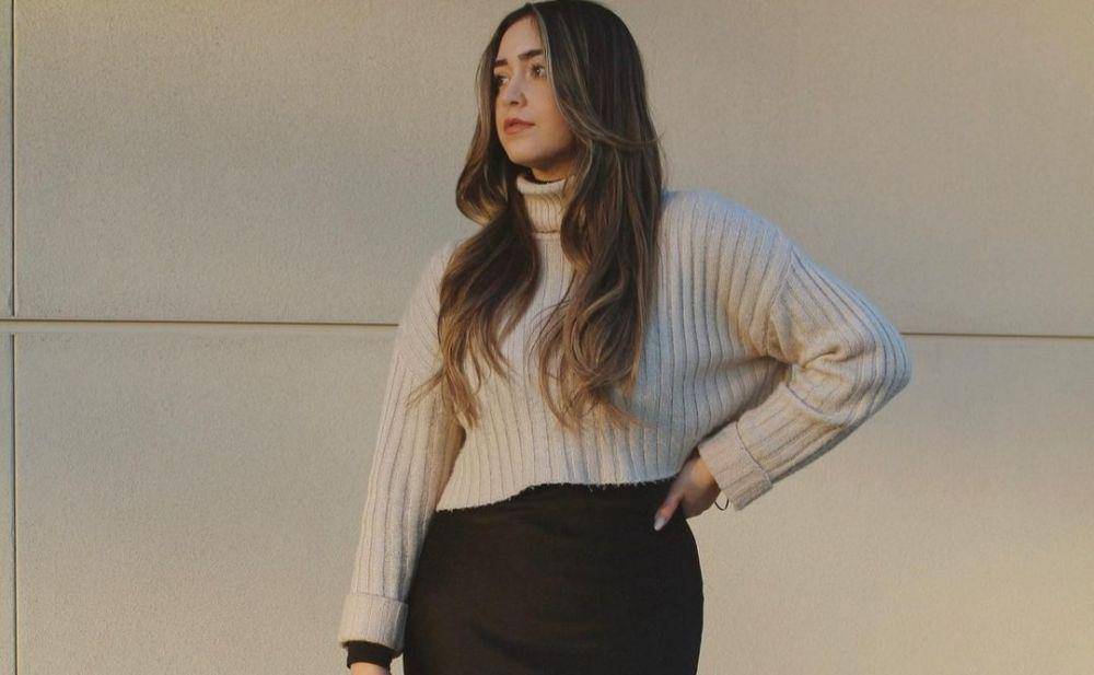ilustrasi turtleneck (instagram.com/_leeesss)