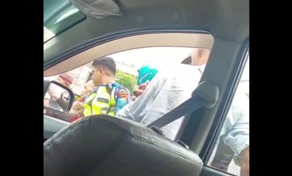 Viral, Anggota Satlantas dan Penumpang Mobil di Gowa Adu Jotos