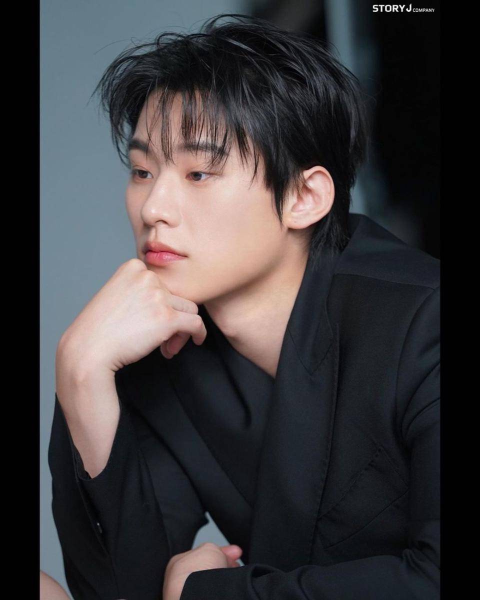 Kim Sung Cheol (instagram.com/sungcheol2)