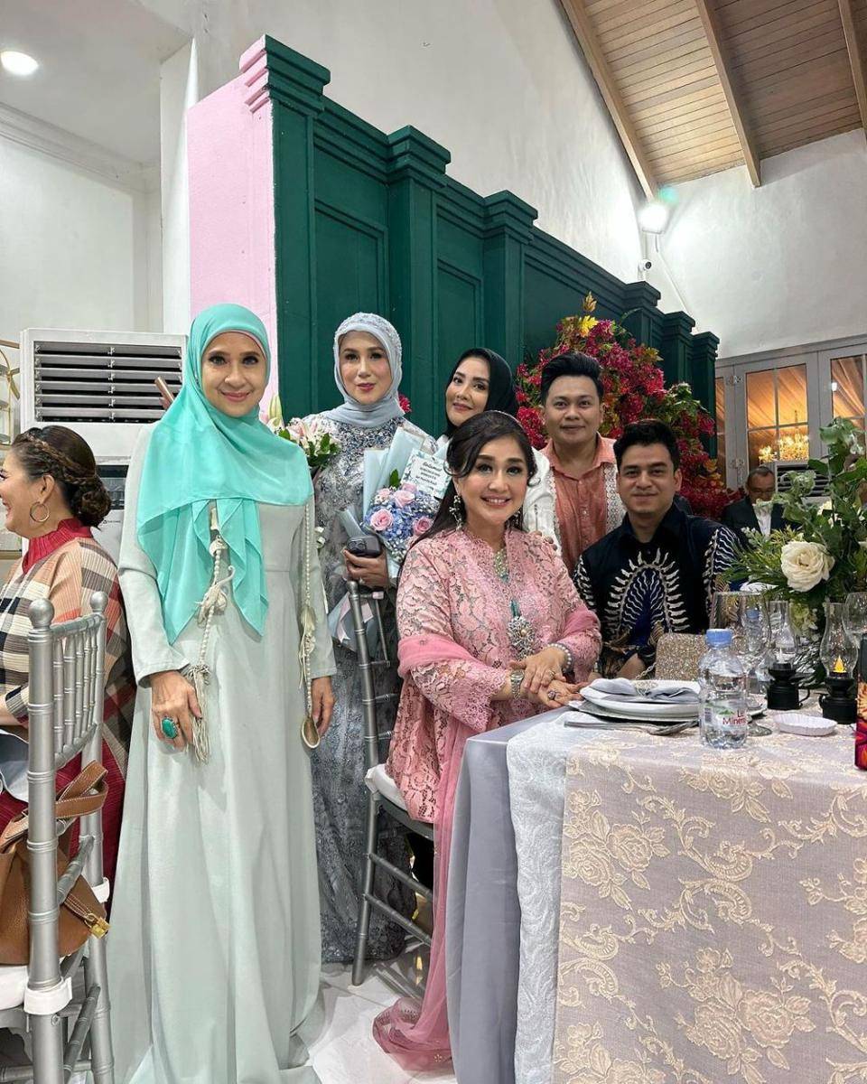 potret perayaan anniversary pernikahan Marini Zumarnis (instagram.com/elmatheana)