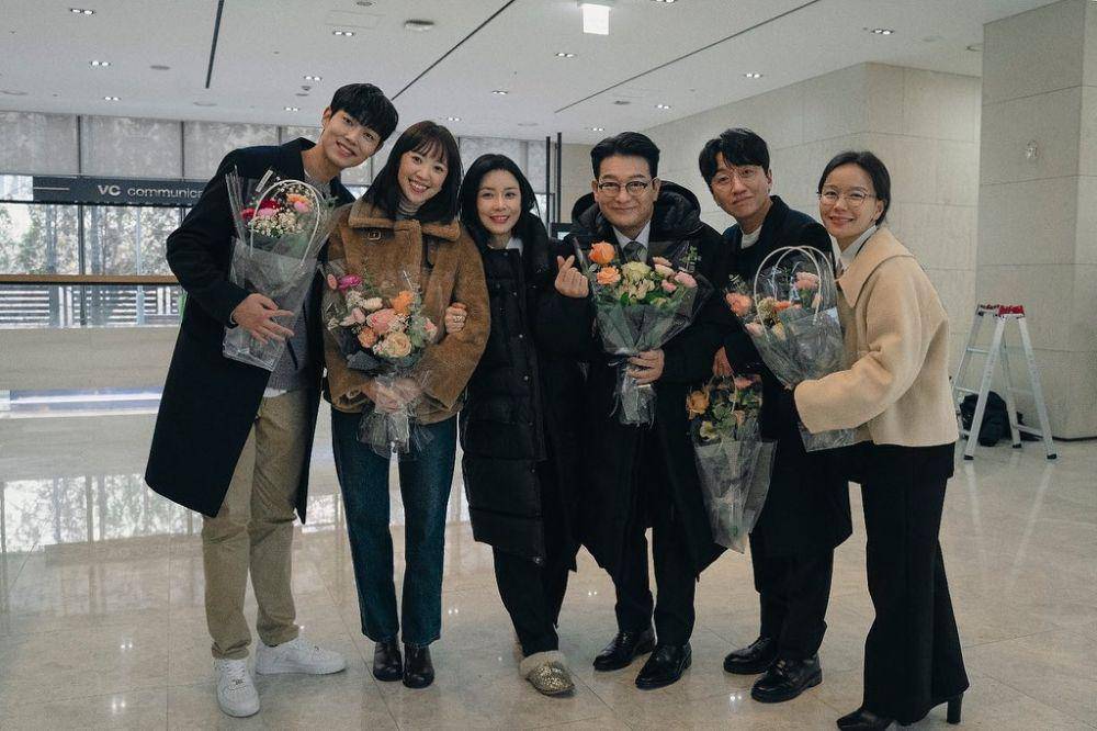 Para cast di lokasi syuting Agency (instagram.com/jeonhaejinii)