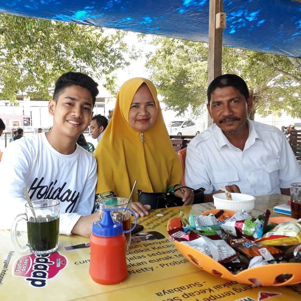 Syakir dan keluarga (Instagram.com/syakirdaulay)