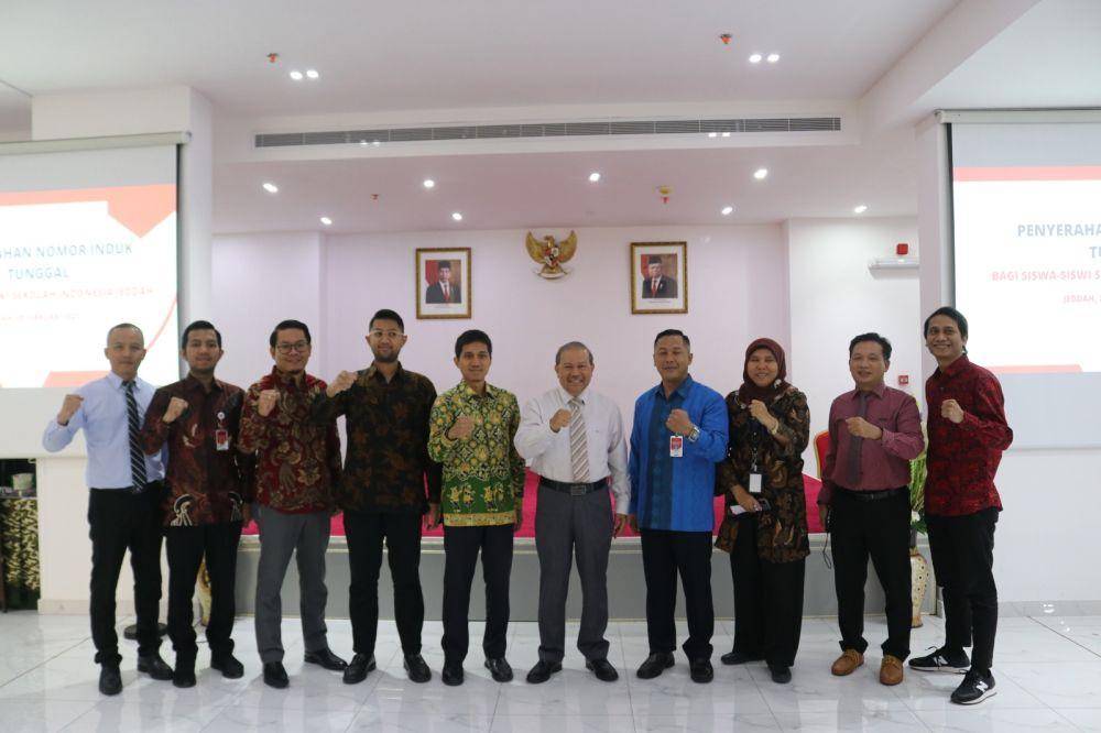 Pencatatan data untuk WNI tidak berdokumen di Jeddah, Arab Saudi. (dok. KJRI Jeddah)