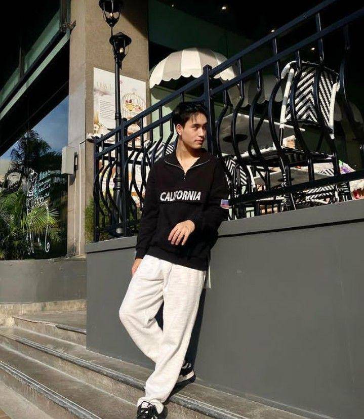 outfit celana putih ala Gemini Norawit (instagram.com/gemini_nt)