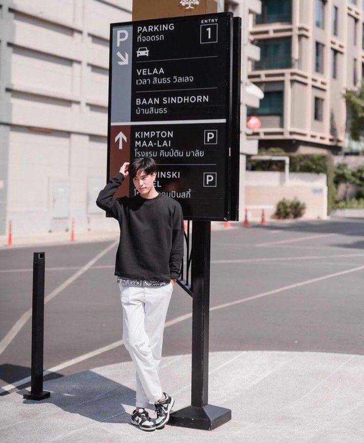 outfit celana putih ala Gemini Norawit (instagram.com/gemini_nt)