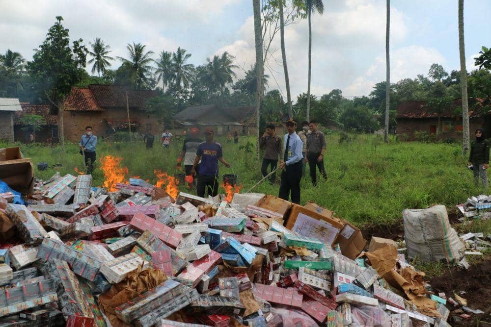 Bea Cukai Sumbagbar Musnahkan Barang Penindakan 2022 Rp15 Miliar!