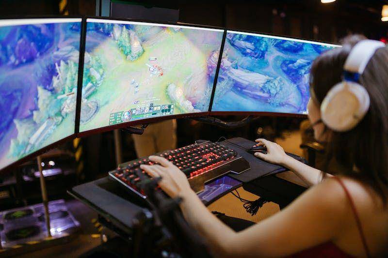 ilustrasi PC gaming (pexels.com/@rodnae-prod)