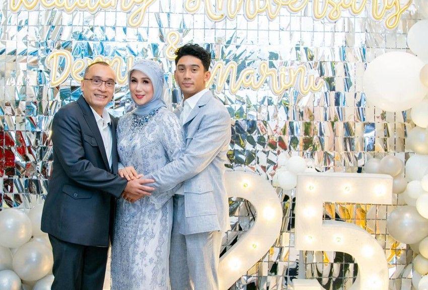 9 Potret Marini Zumarnis Merayakan Ultah Ke-25 Pernikahan, Bahagia!