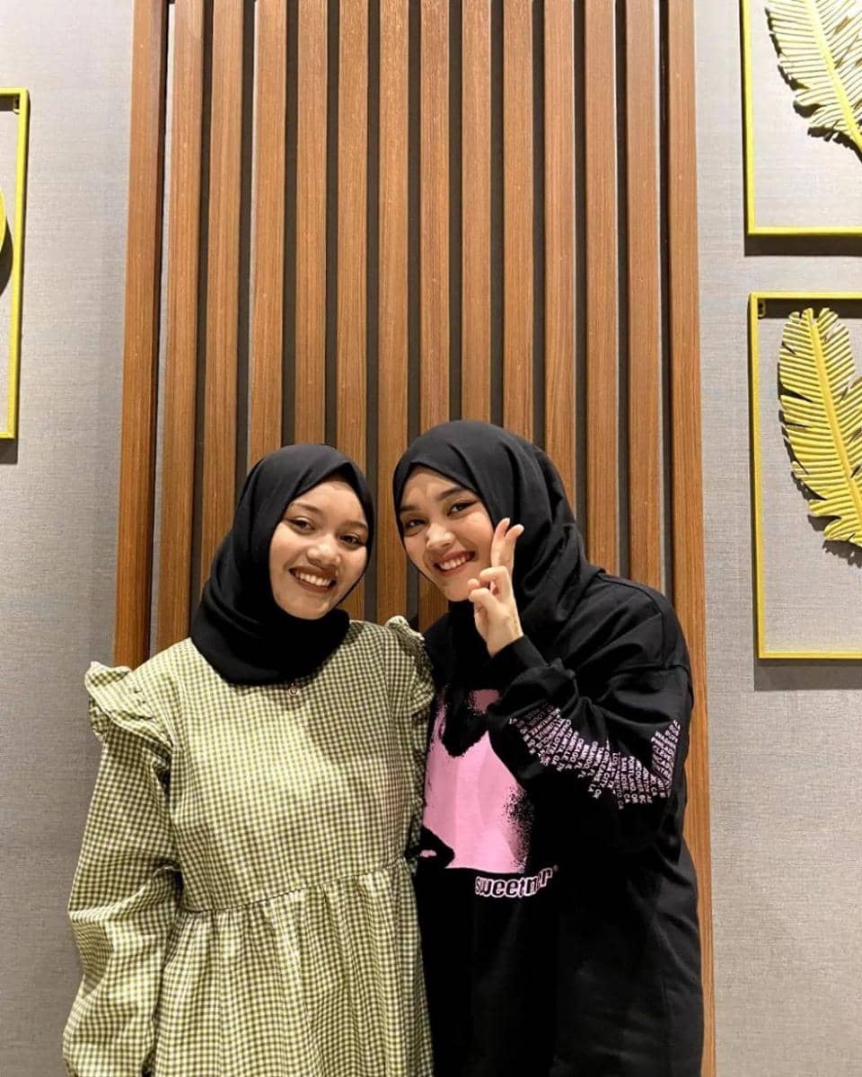 potret Putri Delina ketemu 'kembaran' (instagram.com/ssipaaa21)