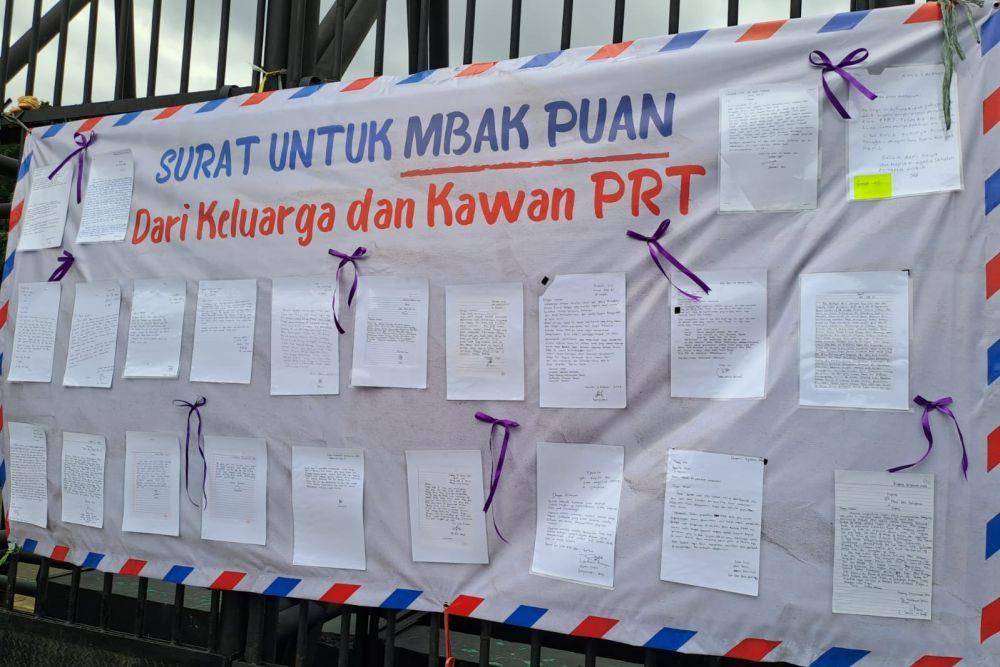 Aksi Rabuan dari Pekerja Rumah Tangga (PRT) pada Rabu (1/3/2023) di depan Gedung DPR RI (dok. JALA PRT)