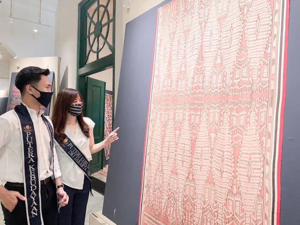 potret pengunjung museum tekstil Jakarta (instagram.com/officialputeraputerikebudayaan)