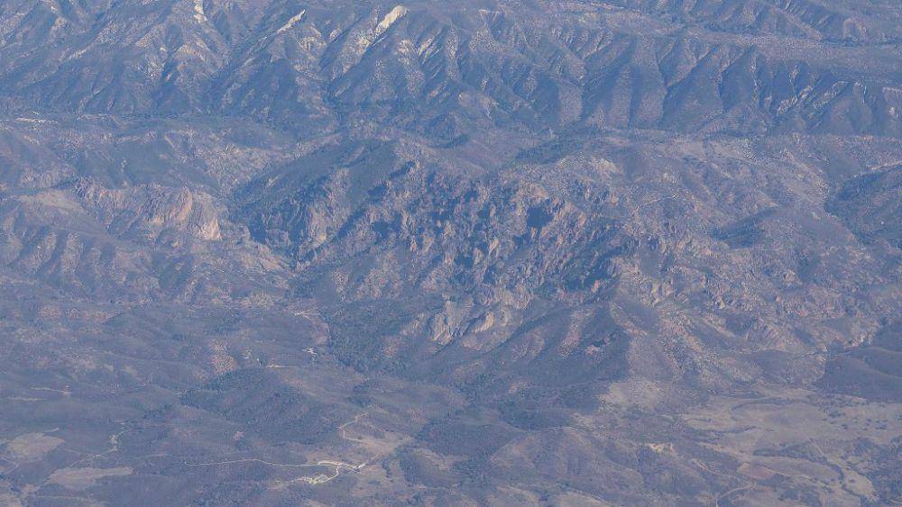 Salah satu bagian Gunung Neenach yang terletak di Pinnacles National Park. (wikimedia.org/Chevy111)