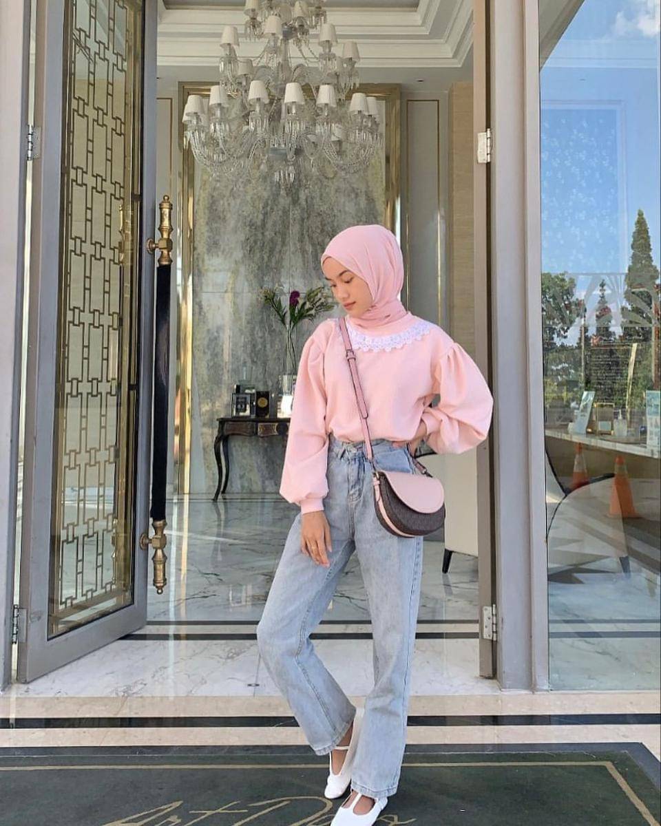ide mix and match outfit pink ala Putri Zarkasya (instagram.com/kasyaaptr)