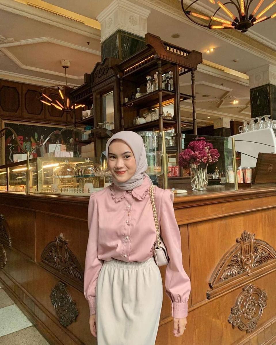 ide mix and match outfit pink ala Putri Zarkasya (instagram.com/kasyaaptr)