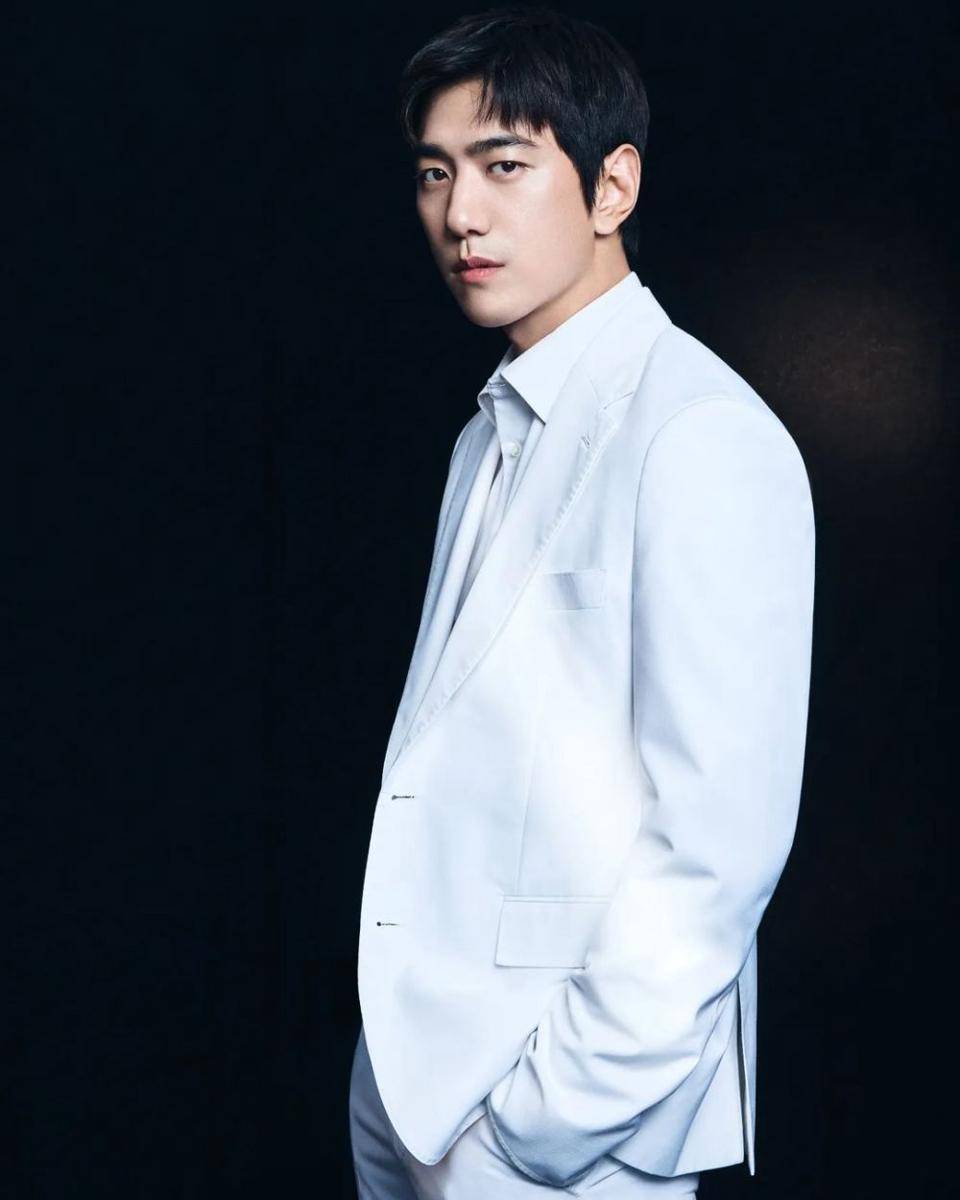 Sung Joon (instagram.com/the.way.company)