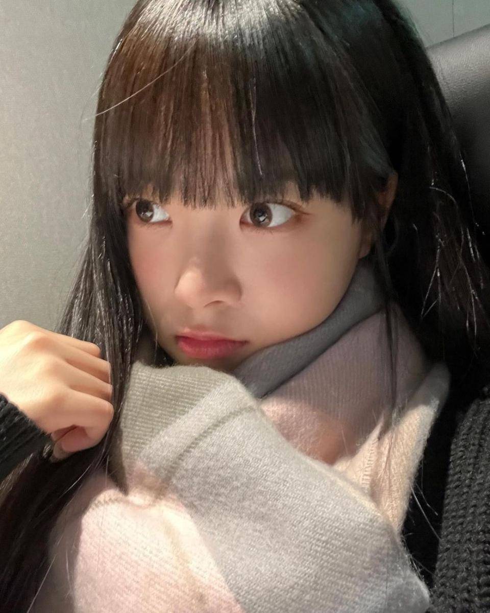 Eunchae LE SSERAFIM (instagram.com/hhh.e_c.v)