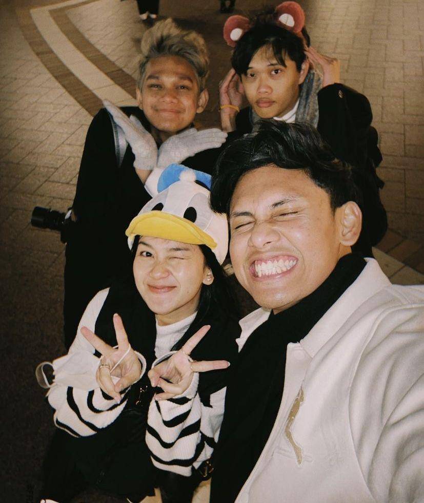 potret Ibnu Wardani dan Lita Hutami di Disneyland Tokyo (instagram.com/litahutami)
