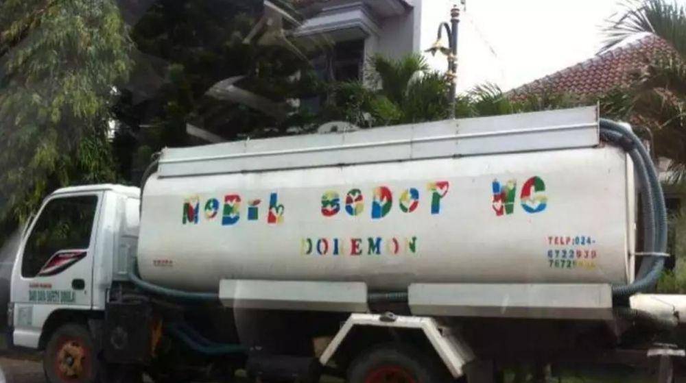 tulisan di truk sedot WC (instagram.com/komersial.beract)