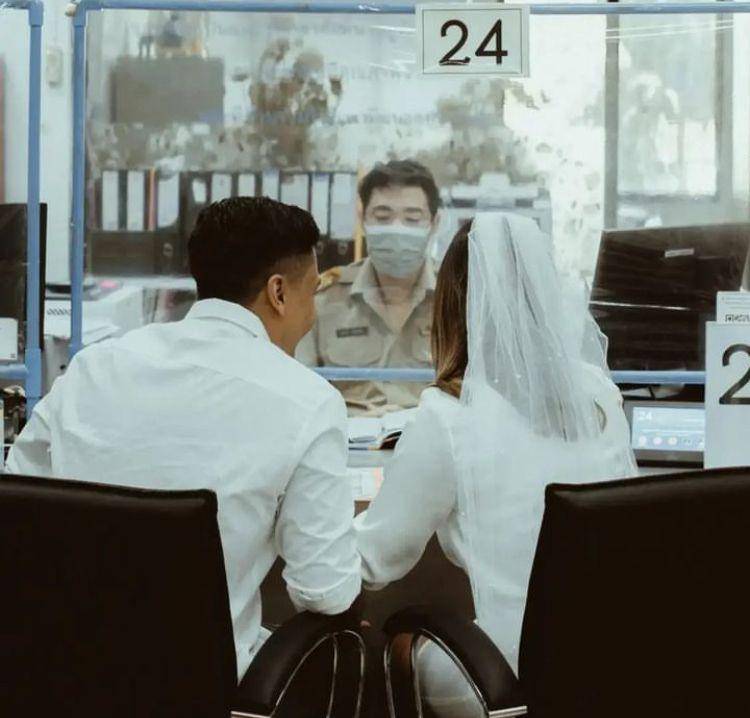 Pernikahan adik Vidi (Instagram.com/devinadeascal)