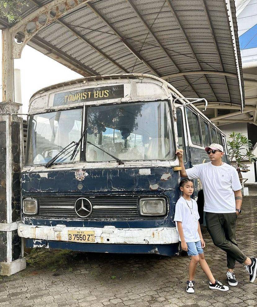 potret Ryshaka kunjungi museum bersama kedua orangtua (instagram.com/mrssharena)